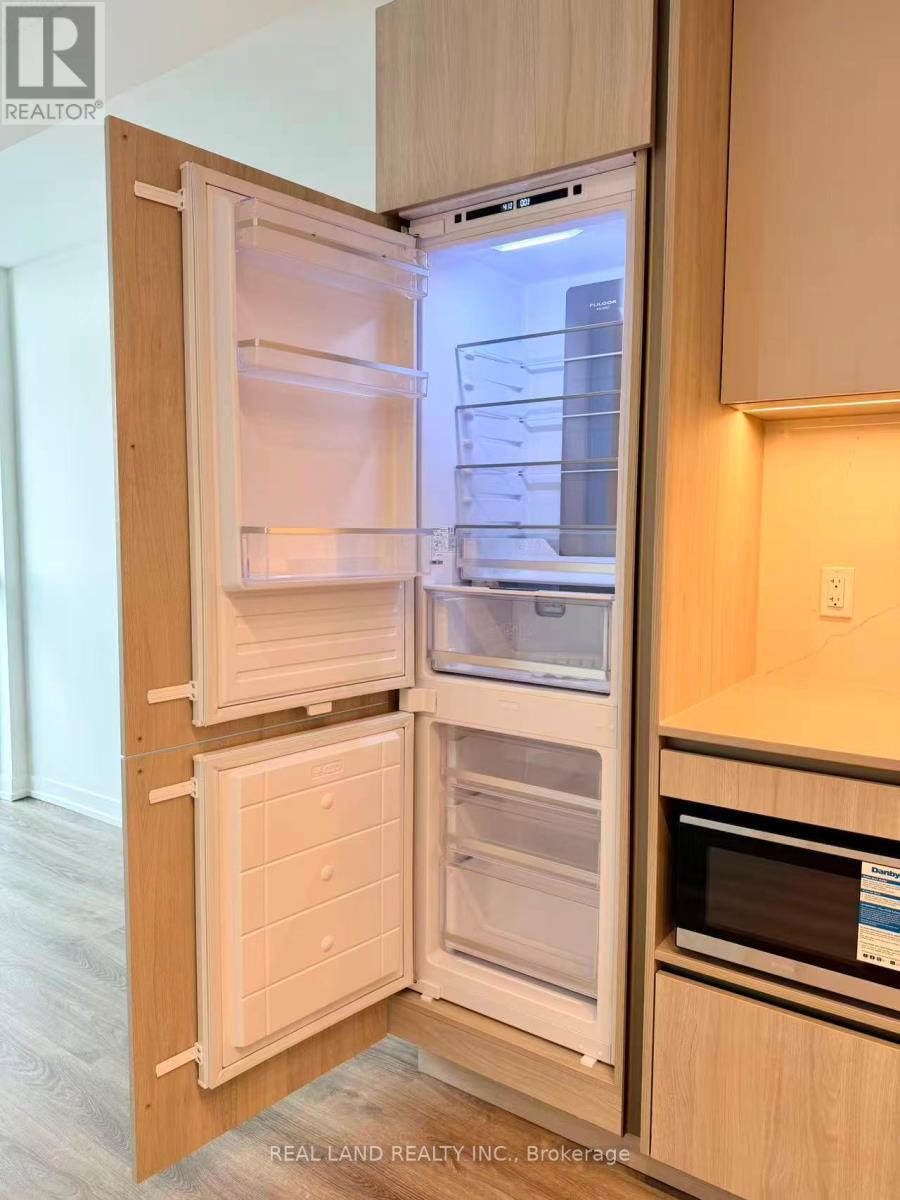 4615 - 8 Interchange Way, Vaughan, ON - Indoor Photo Showing Other Room