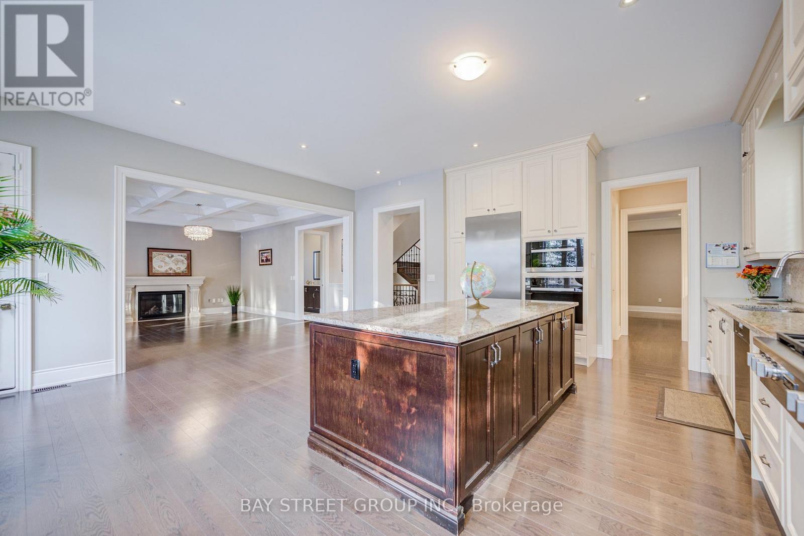 75 Douglas Road, Richmond Hill, ON - Indoor Photo Showing Kitchen
