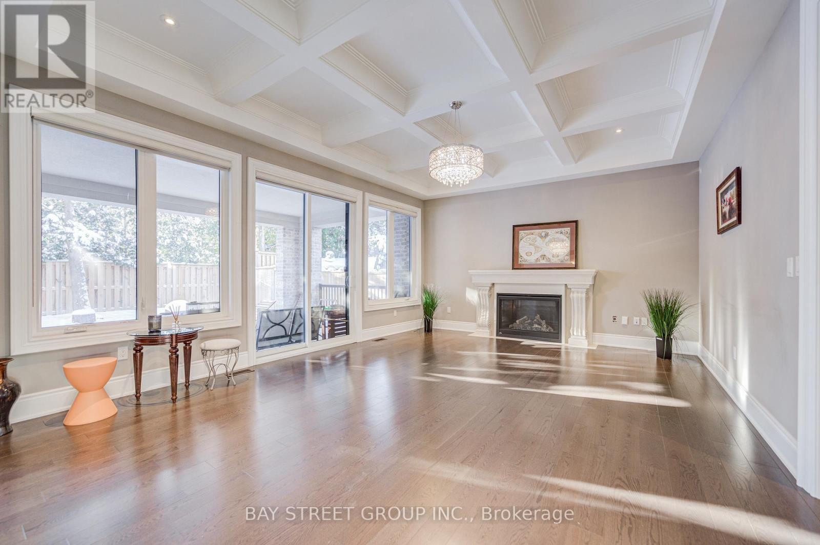 75 Douglas Road, Richmond Hill, ON - Indoor Photo Showing Living Room With Fireplace