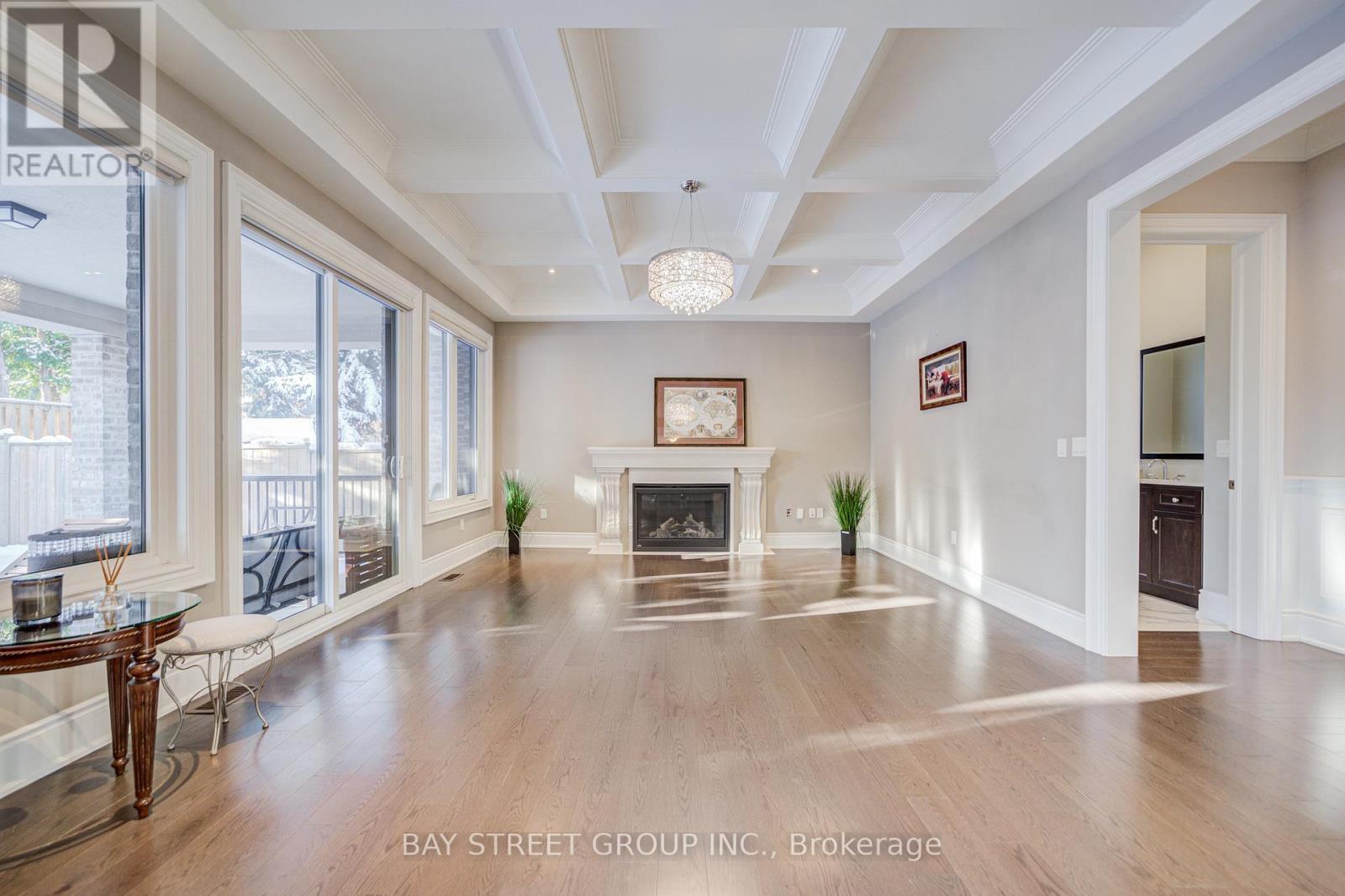 75 Douglas Road, Richmond Hill, ON - Indoor Photo Showing Living Room With Fireplace