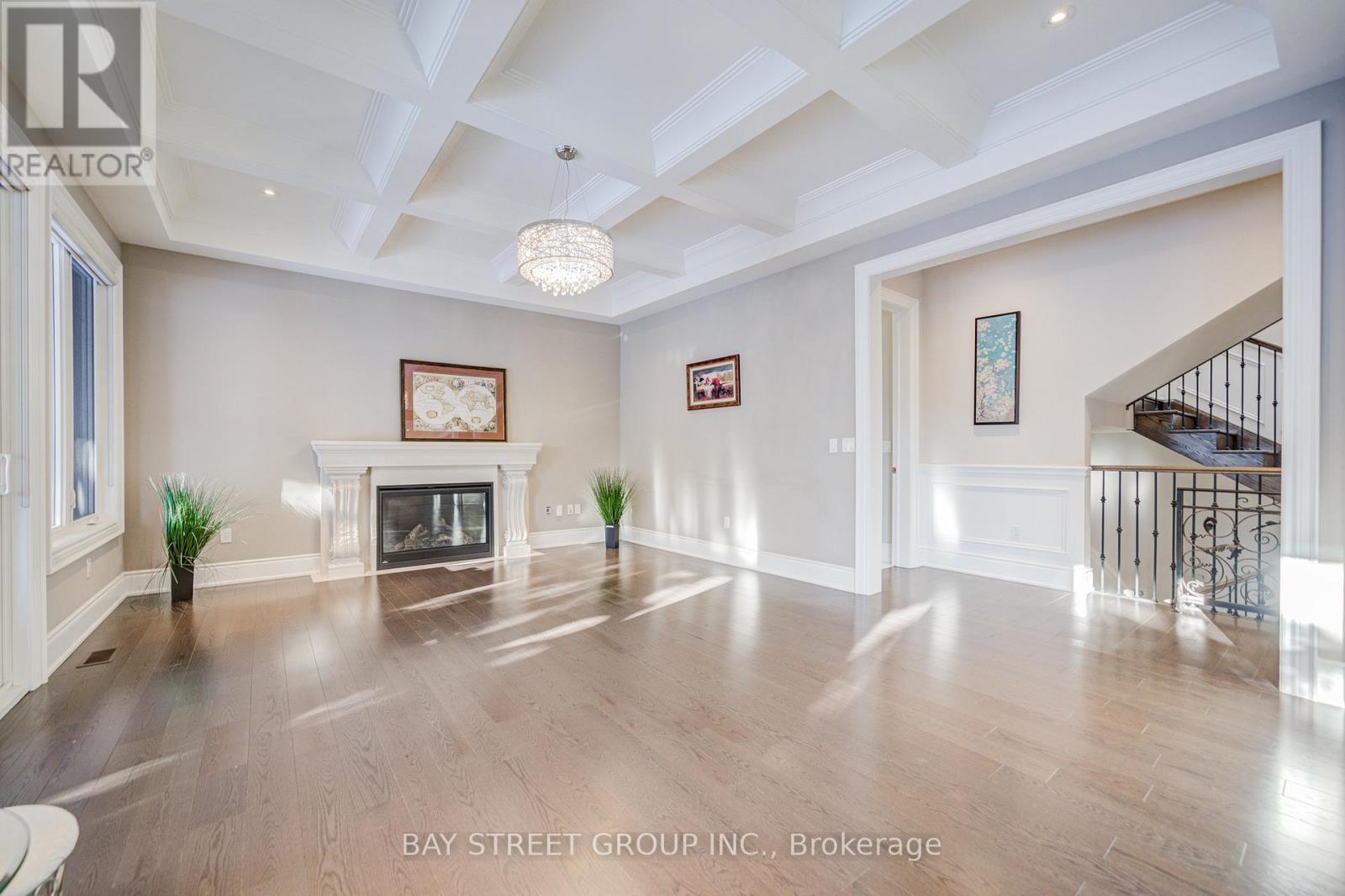 75 Douglas Road, Richmond Hill, ON - Indoor Photo Showing Living Room With Fireplace