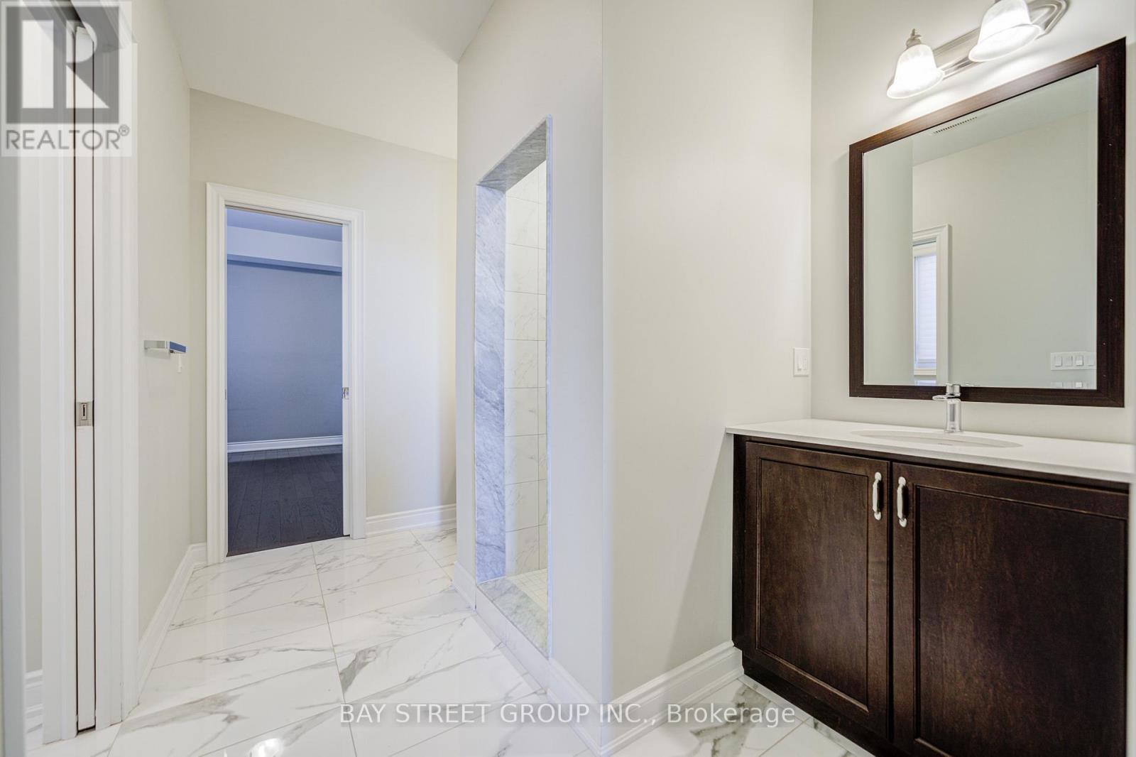 75 Douglas Road, Richmond Hill, ON - Indoor Photo Showing Bathroom
