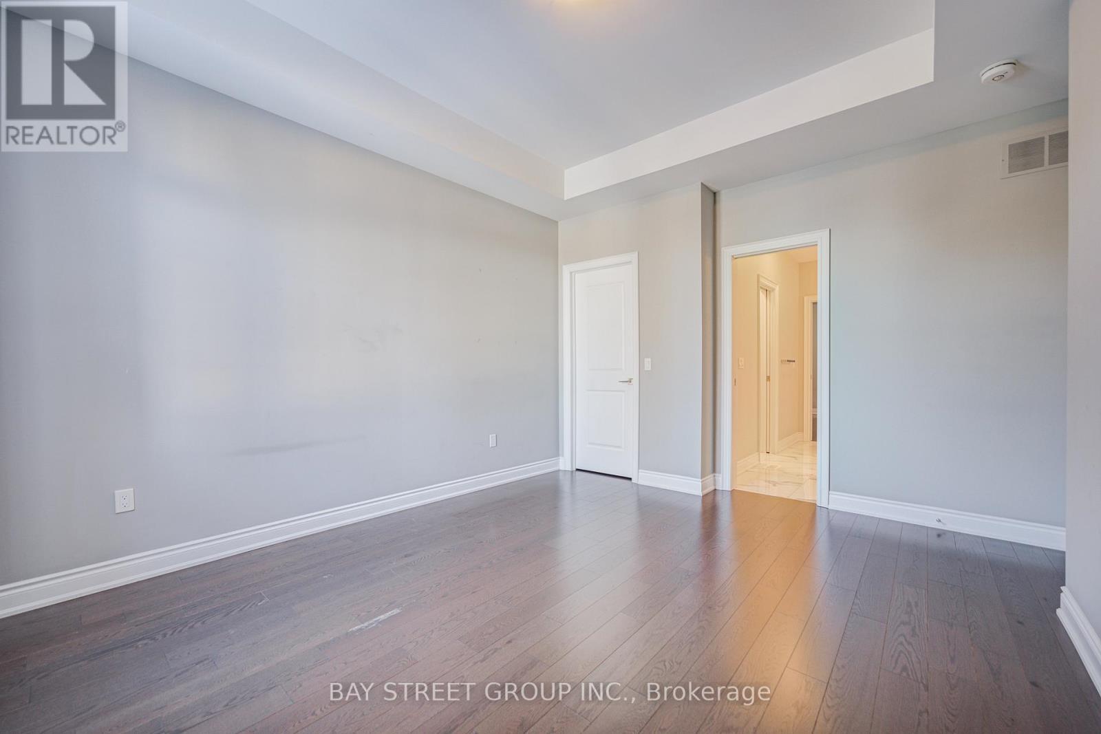 75 Douglas Road, Richmond Hill, ON - Indoor Photo Showing Other Room