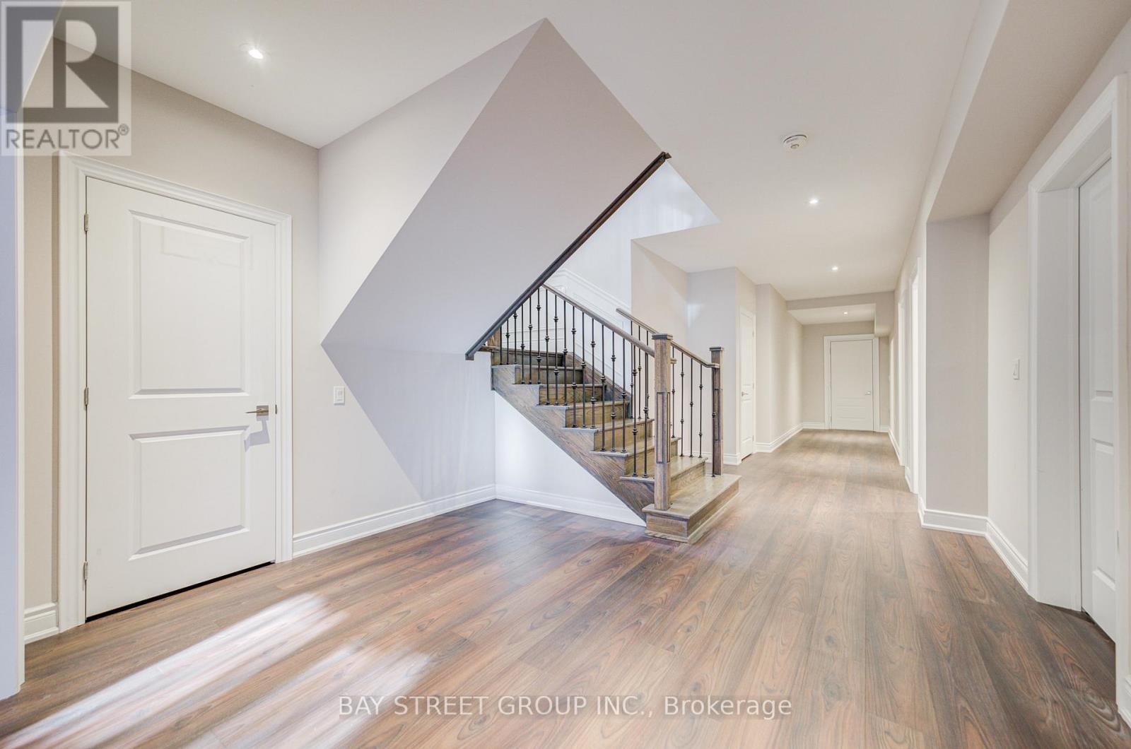 75 Douglas Road, Richmond Hill, ON - Indoor Photo Showing Other Room