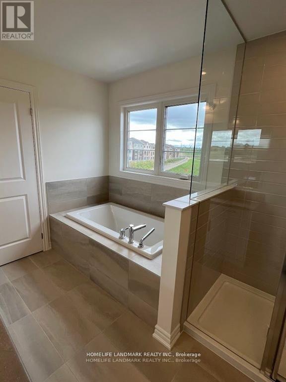60 Shepherd Drive, Barrie, ON - Indoor Photo Showing Bathroom