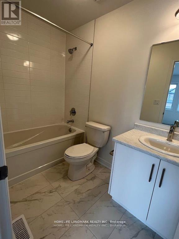 60 Shepherd Drive, Barrie, ON - Indoor Photo Showing Bathroom