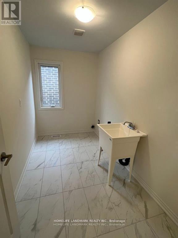 60 Shepherd Drive, Barrie, ON - Indoor Photo Showing Other Room