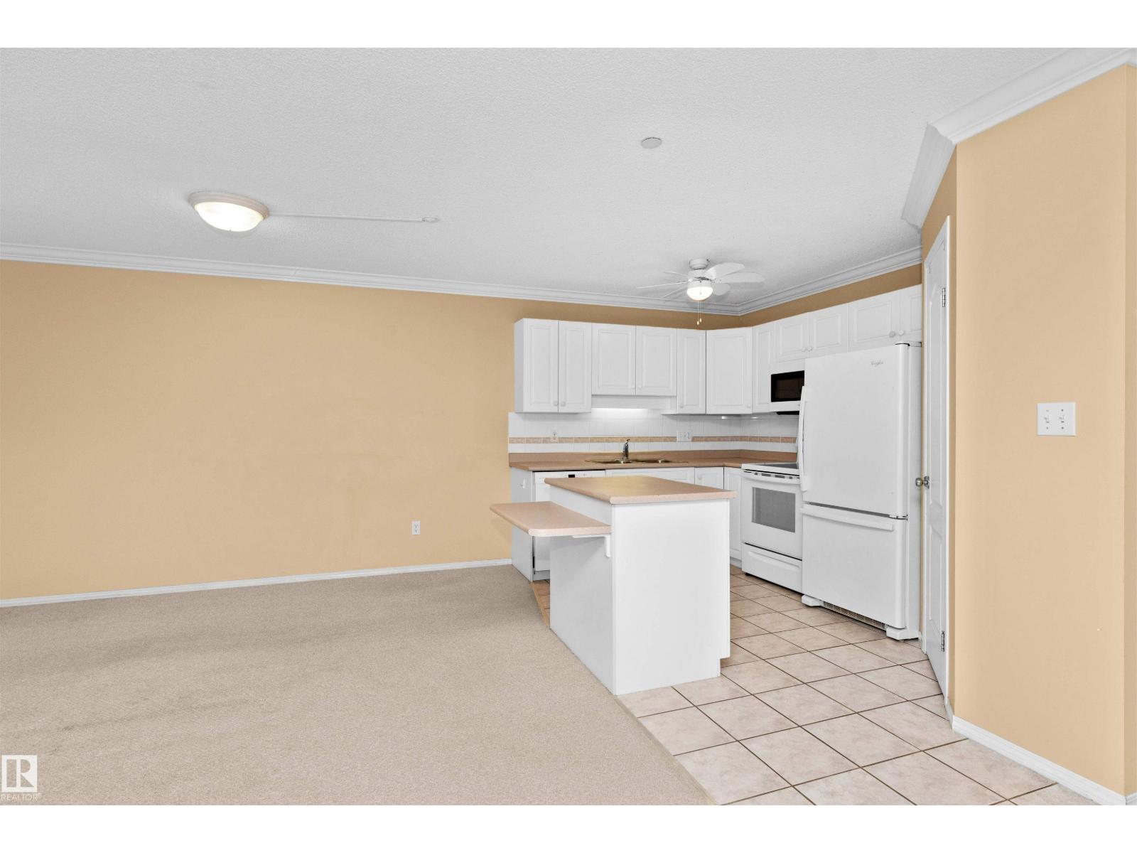 #304 20 St Joseph St, St. Albert, AB - Indoor Photo Showing Kitchen