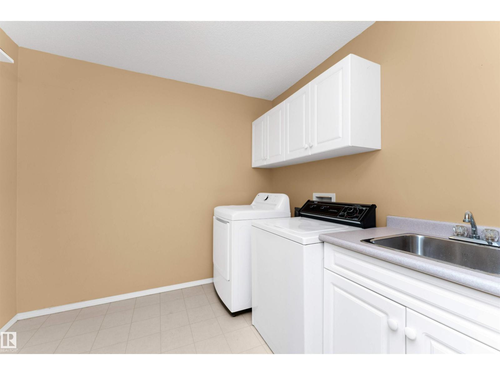 #304 20 St Joseph St, St. Albert, AB - Indoor Photo Showing Laundry Room