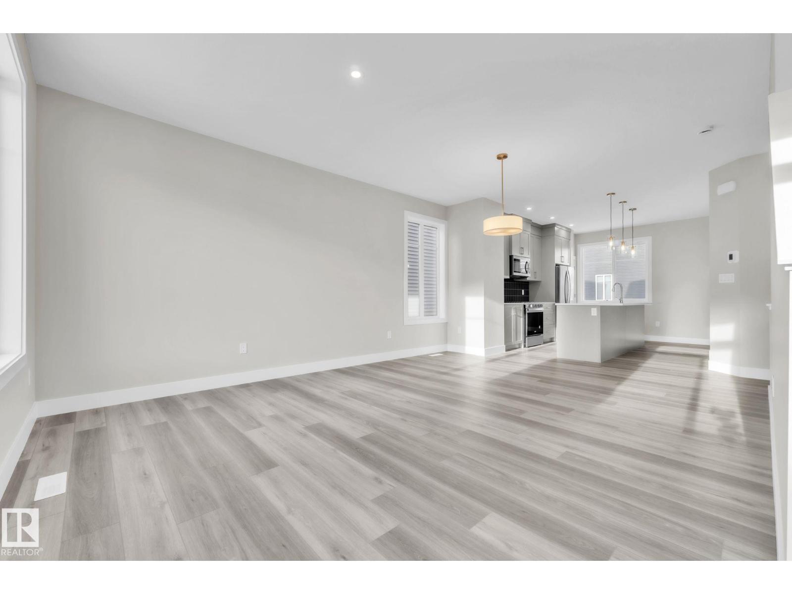 #15 6905 25 Av Sw, Edmonton, AB - Indoor