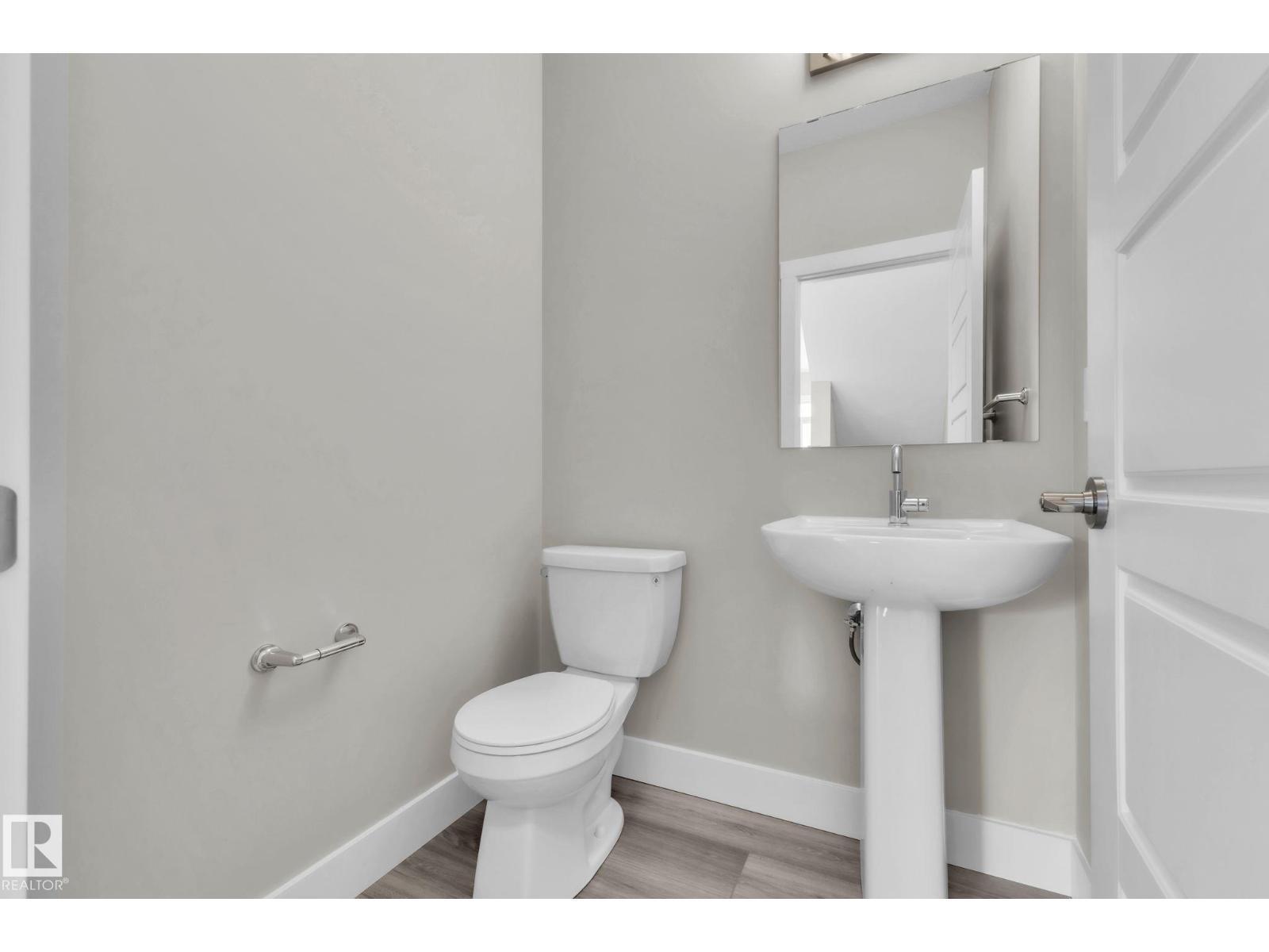 #15 6905 25 Av Sw, Edmonton, AB - Indoor Photo Showing Bathroom