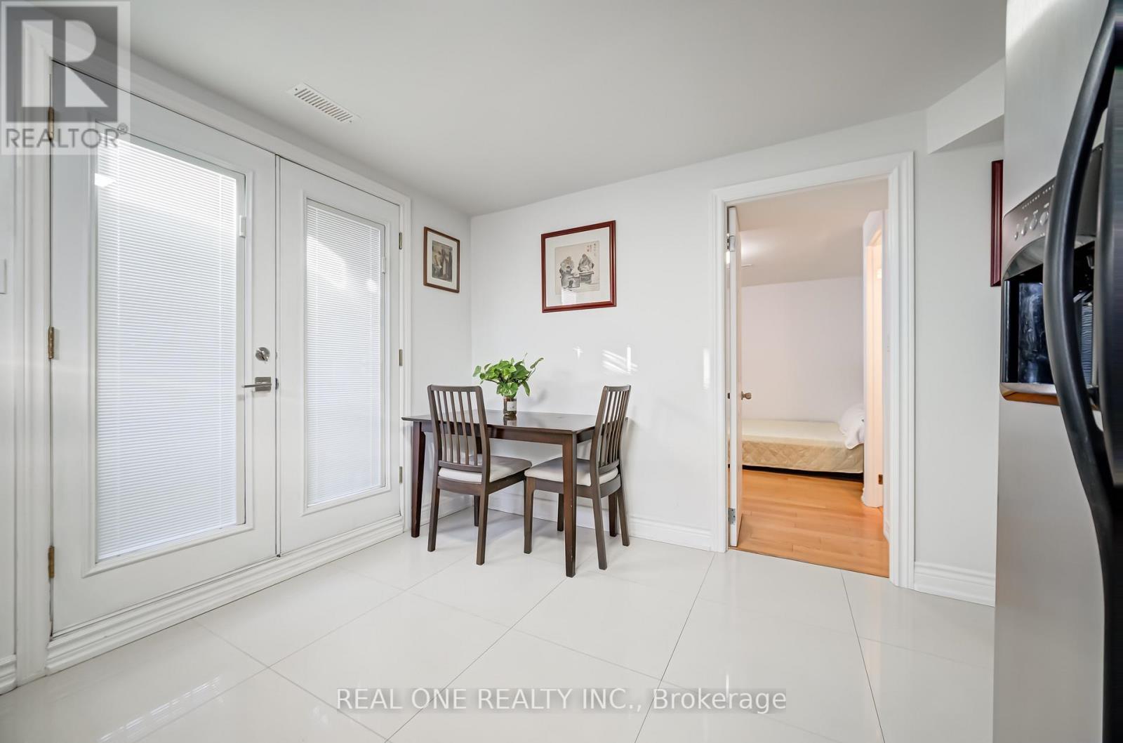 2 Grittani Lane, Toronto, ON - Indoor