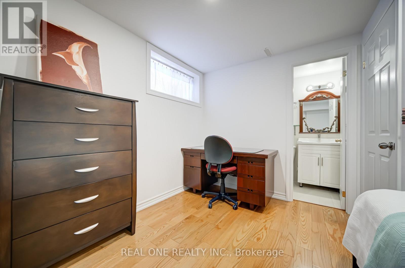 2 Grittani Lane, Toronto, ON - Indoor