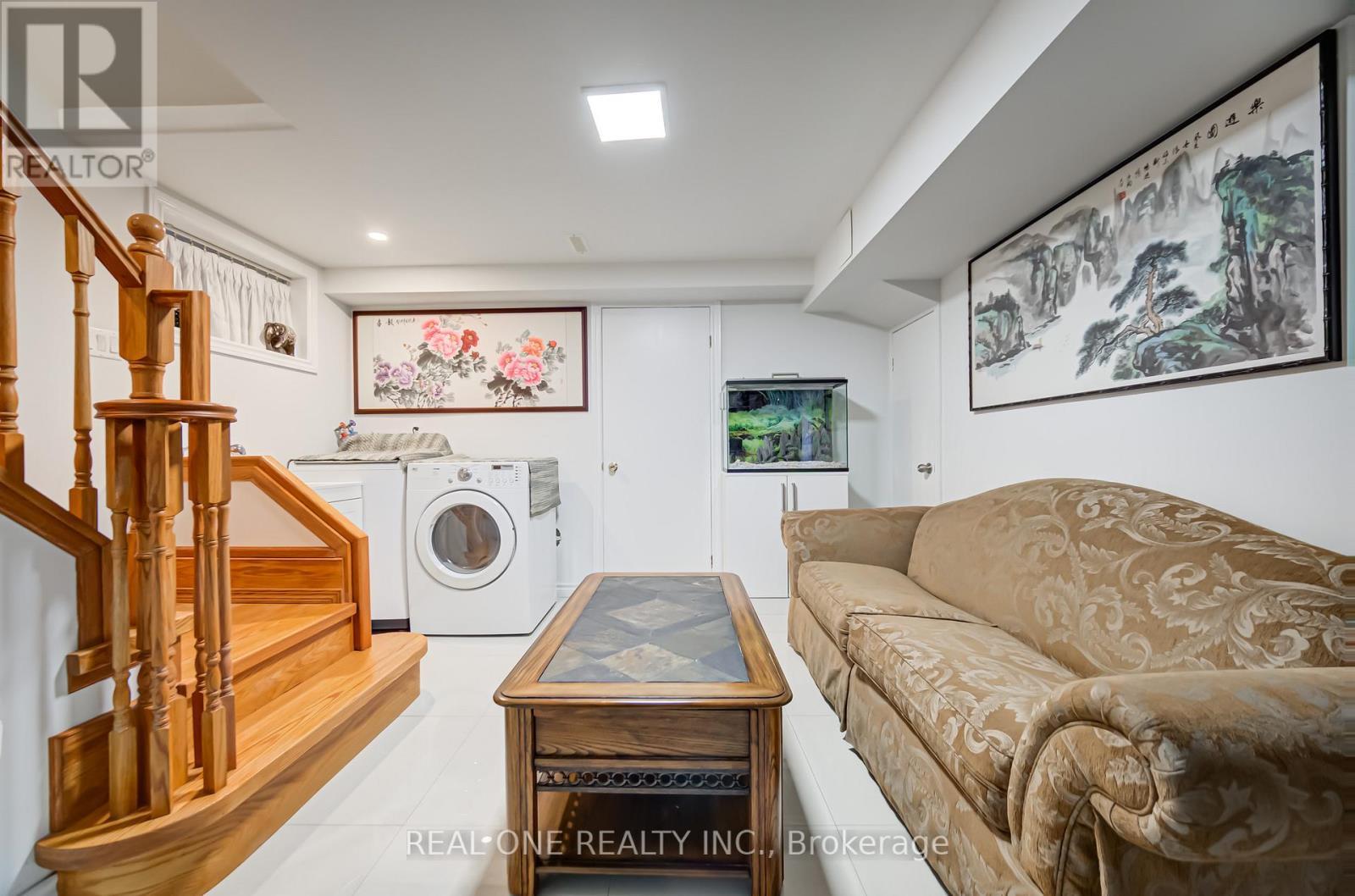 2 Grittani Lane, Toronto, ON - Indoor Photo Showing Laundry Room