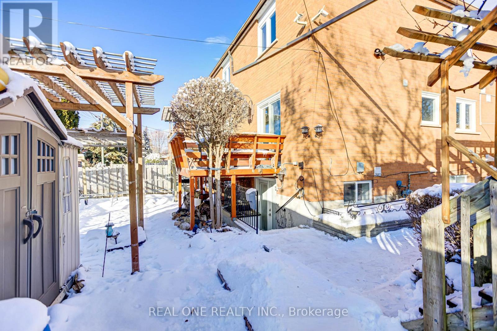 2 Grittani Lane, Toronto, ON - Outdoor