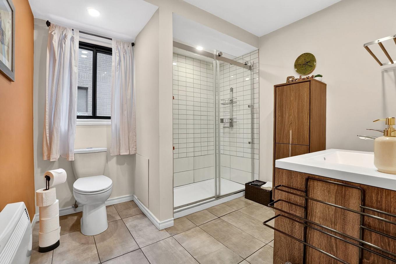 Salle de bains - 49-8275 Rue Sherbrooke E., Montréal (Mercier/Hochelaga-Maisonneuve), QC - Indoor Photo Showing Bathroom