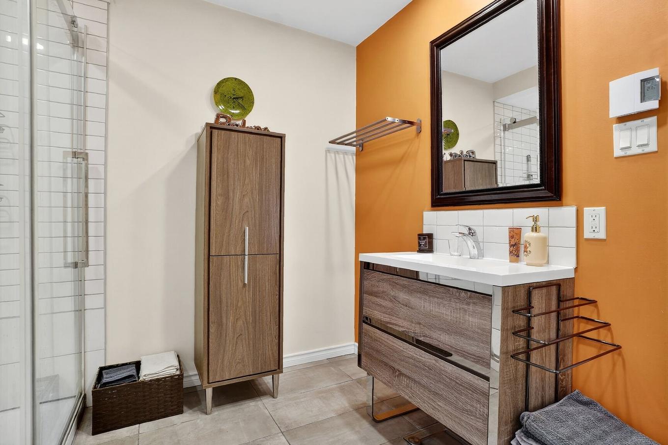 Salle de bains - 49-8275 Rue Sherbrooke E., Montréal (Mercier/Hochelaga-Maisonneuve), QC - Indoor Photo Showing Bathroom