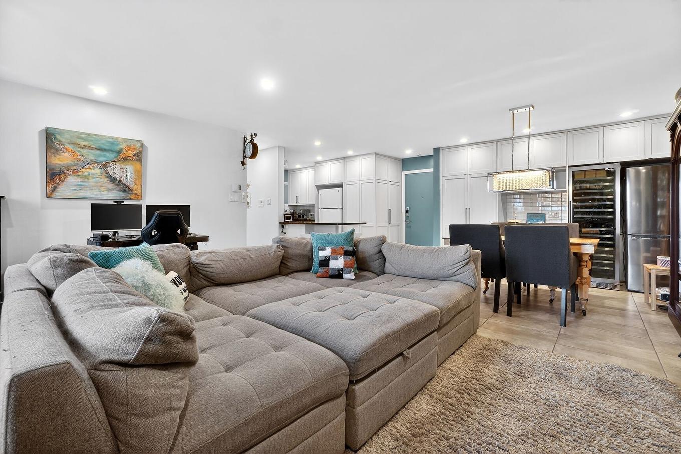 Salon - 49-8275 Rue Sherbrooke E., Montréal (Mercier/Hochelaga-Maisonneuve), QC - Indoor Photo Showing Living Room