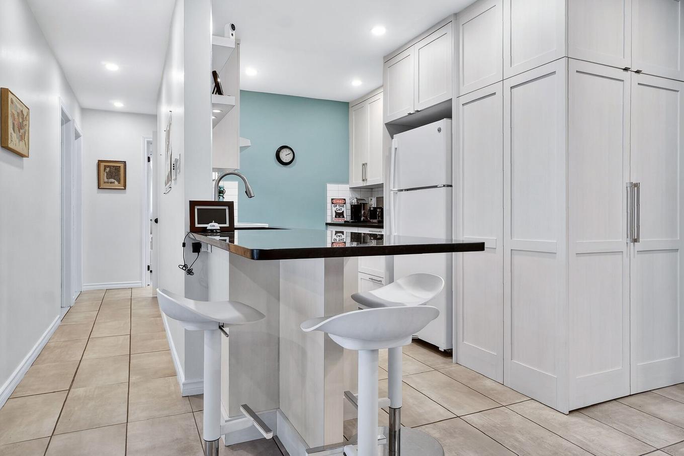 Cuisine - 49-8275 Rue Sherbrooke E., Montréal (Mercier/Hochelaga-Maisonneuve), QC - Indoor