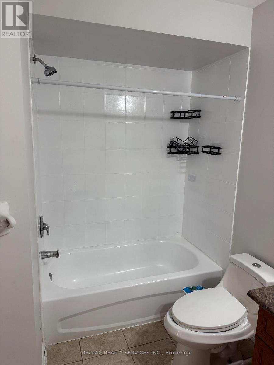 74 Severin Street, Brampton, ON - Indoor Photo Showing Bathroom