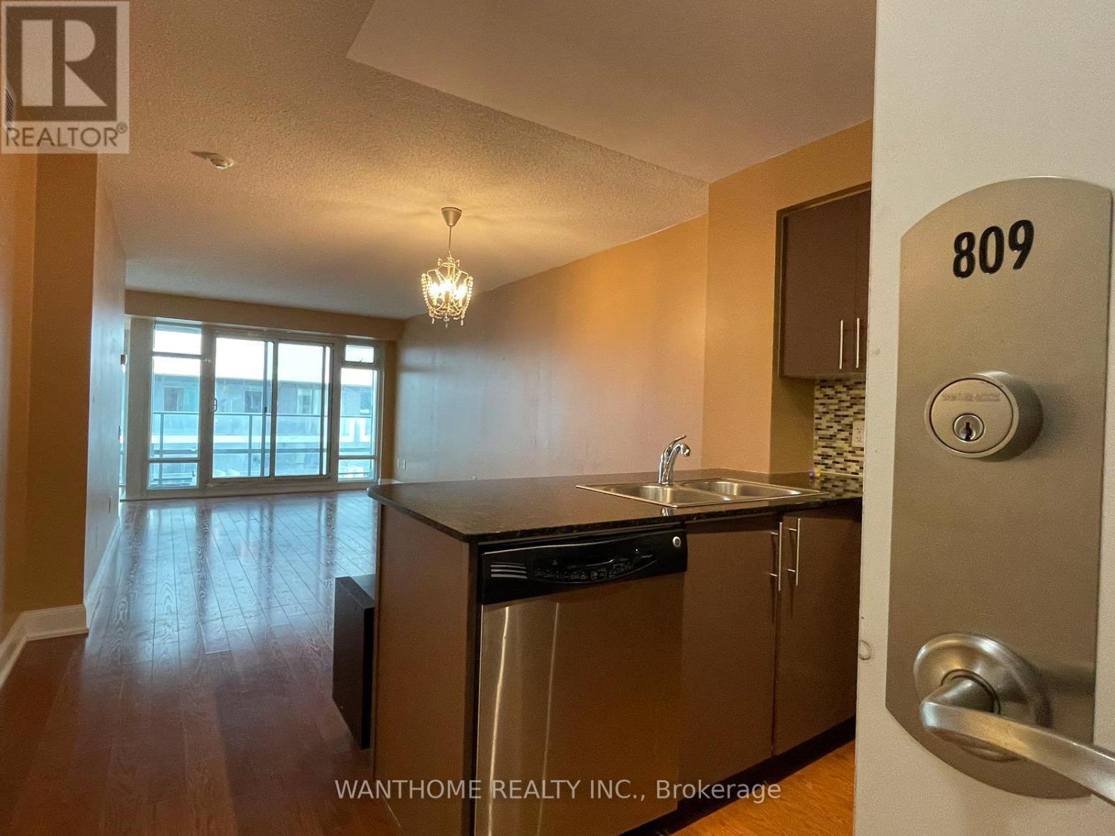 809 - 2191 Yonge Street, Toronto, ON - Indoor