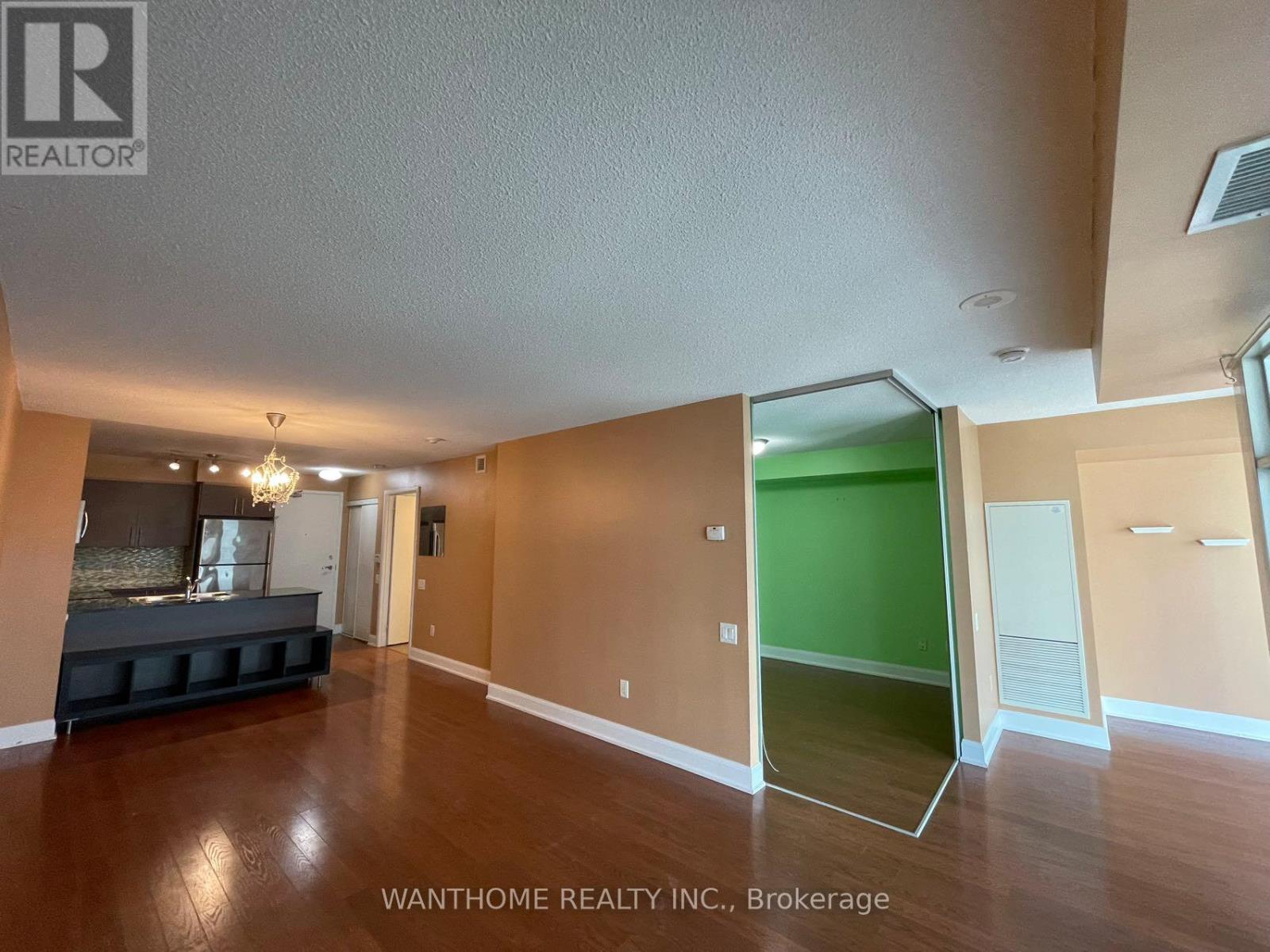 809 - 2191 Yonge Street, Toronto, ON - Indoor