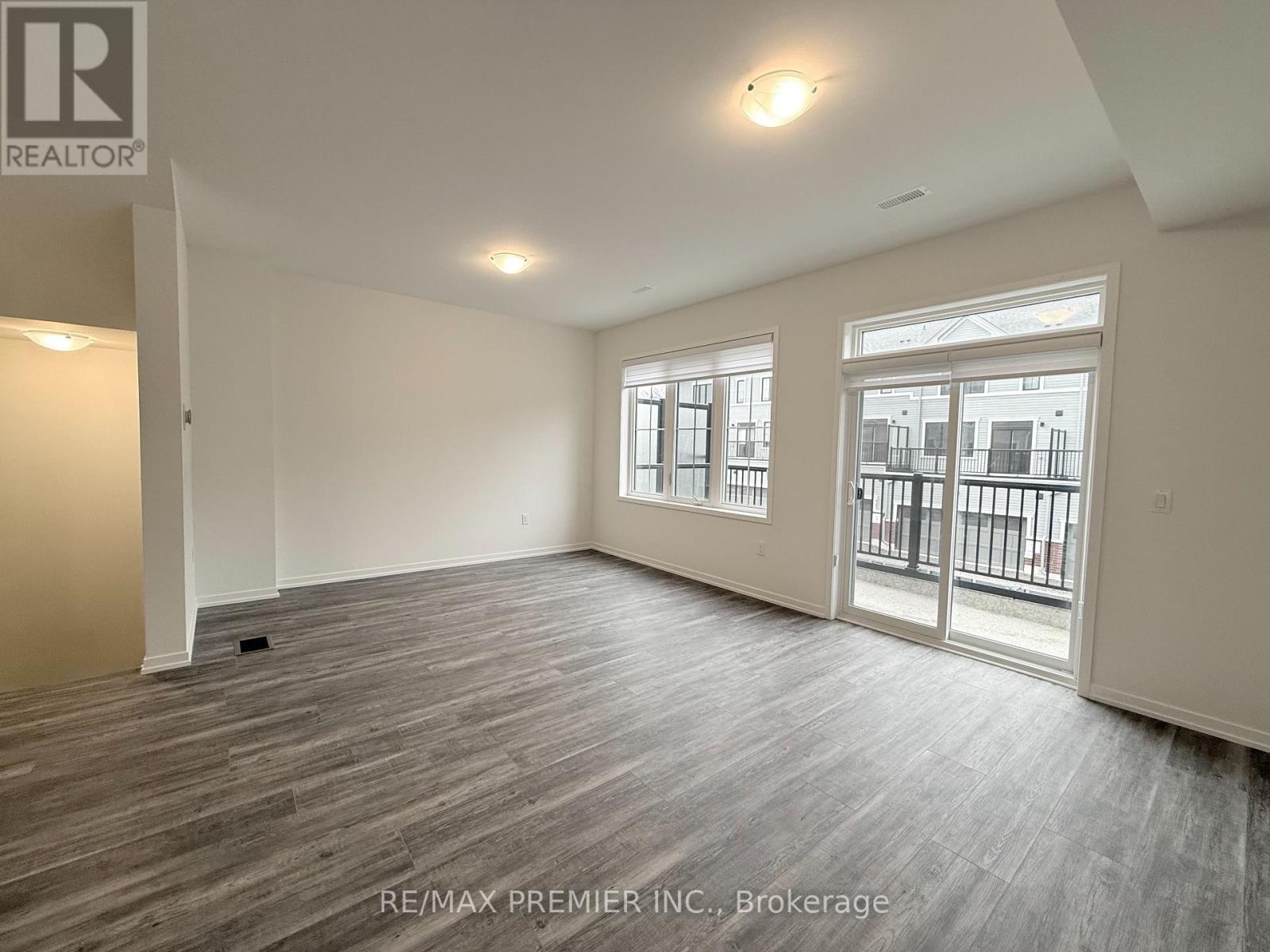 10 Kingbird Common, Cambridge, ON - Indoor Photo Showing Other Room