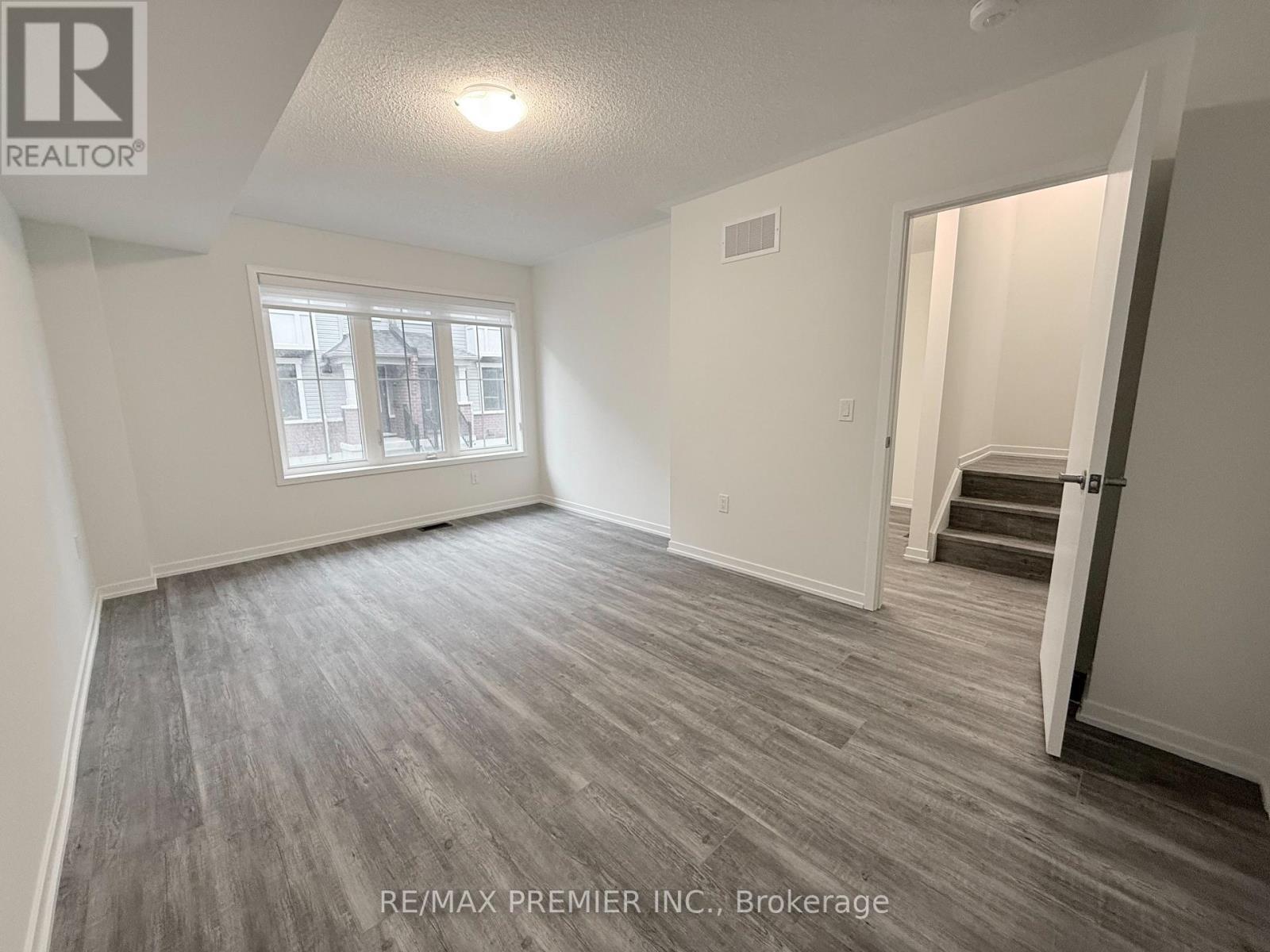 10 Kingbird Common, Cambridge, ON - Indoor Photo Showing Other Room