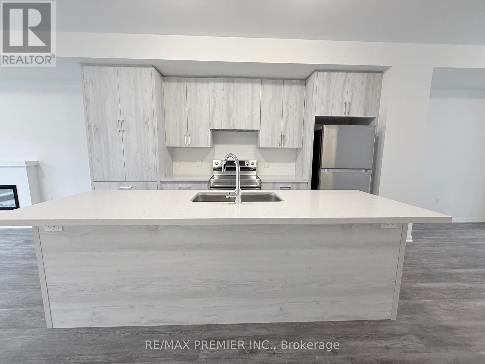 10 Kingbird Common, Cambridge, ON - Indoor Photo Showing Kitchen