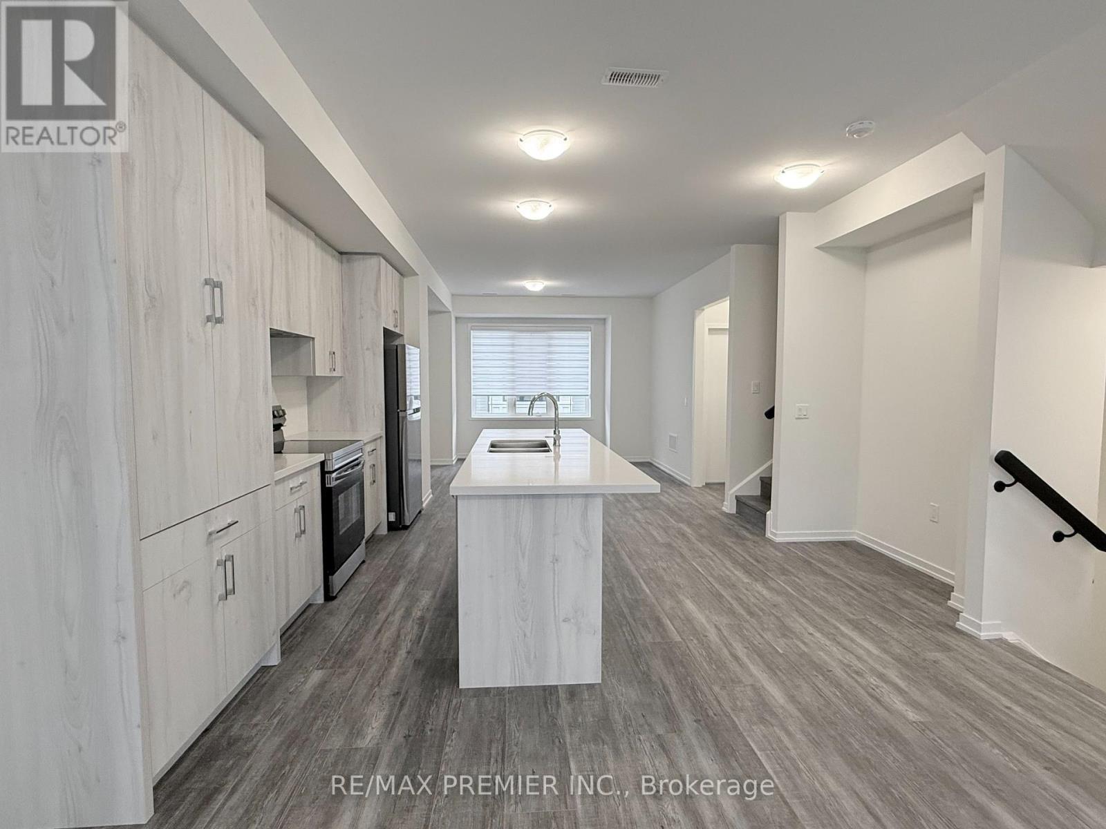 10 Kingbird Common, Cambridge, ON - Indoor Photo Showing Kitchen