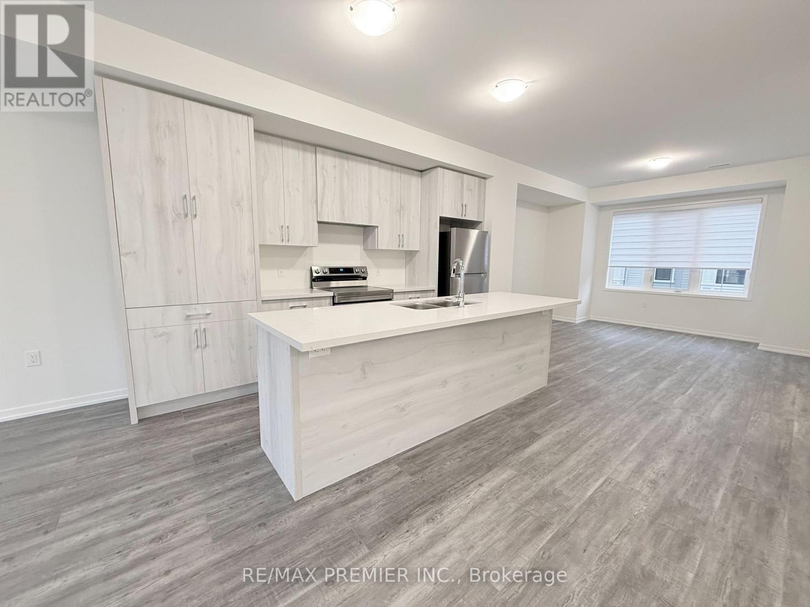10 Kingbird Common, Cambridge, ON - Indoor Photo Showing Kitchen