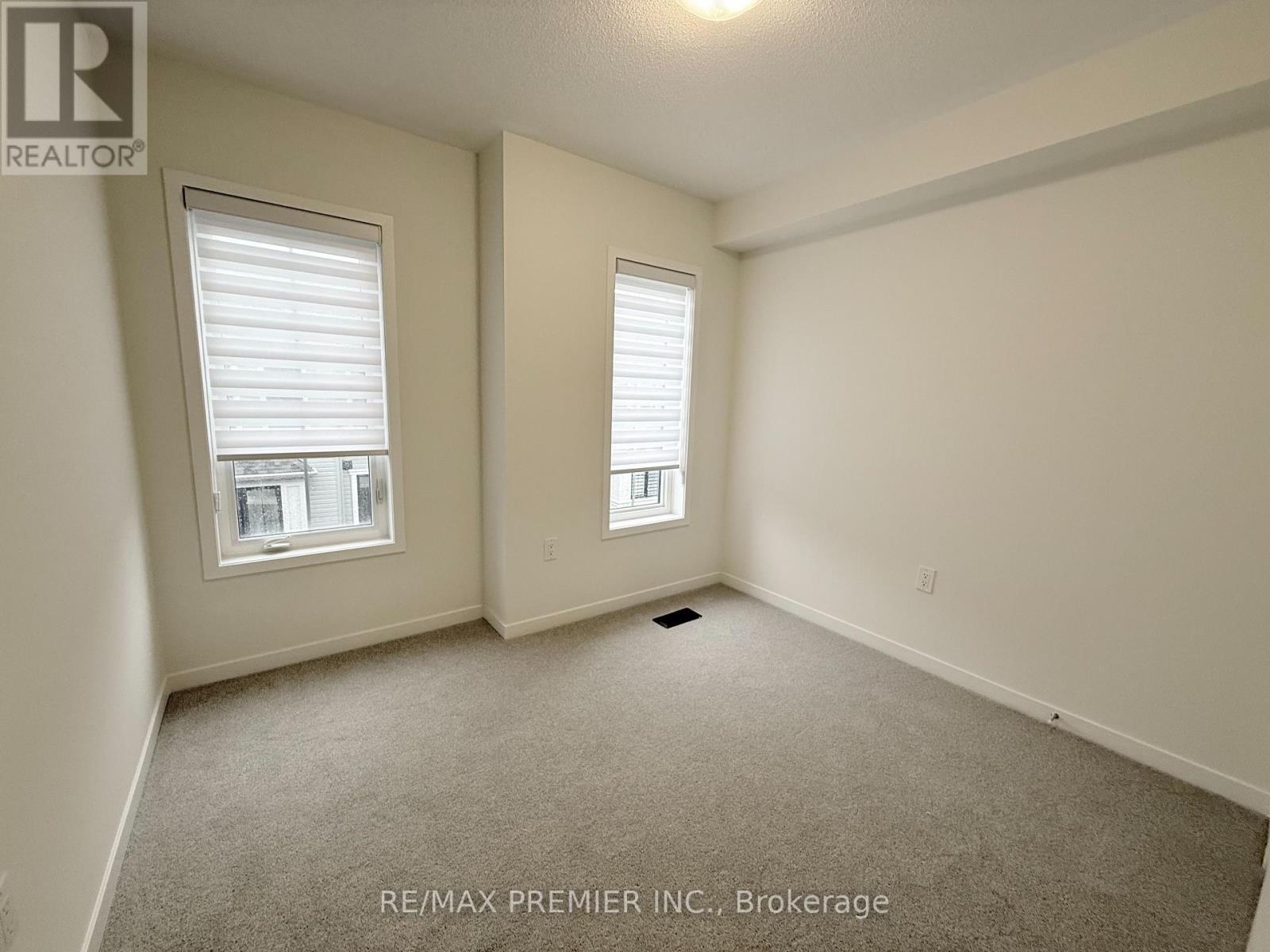 10 Kingbird Common, Cambridge, ON - Indoor Photo Showing Other Room