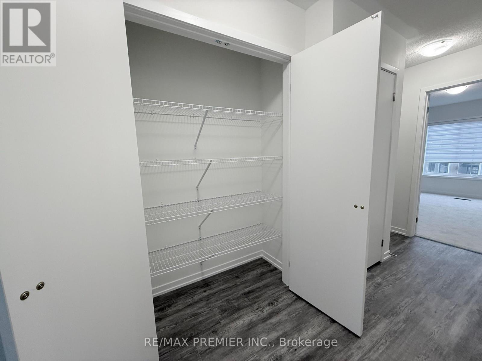 10 Kingbird Common, Cambridge, ON - Indoor Photo Showing Other Room