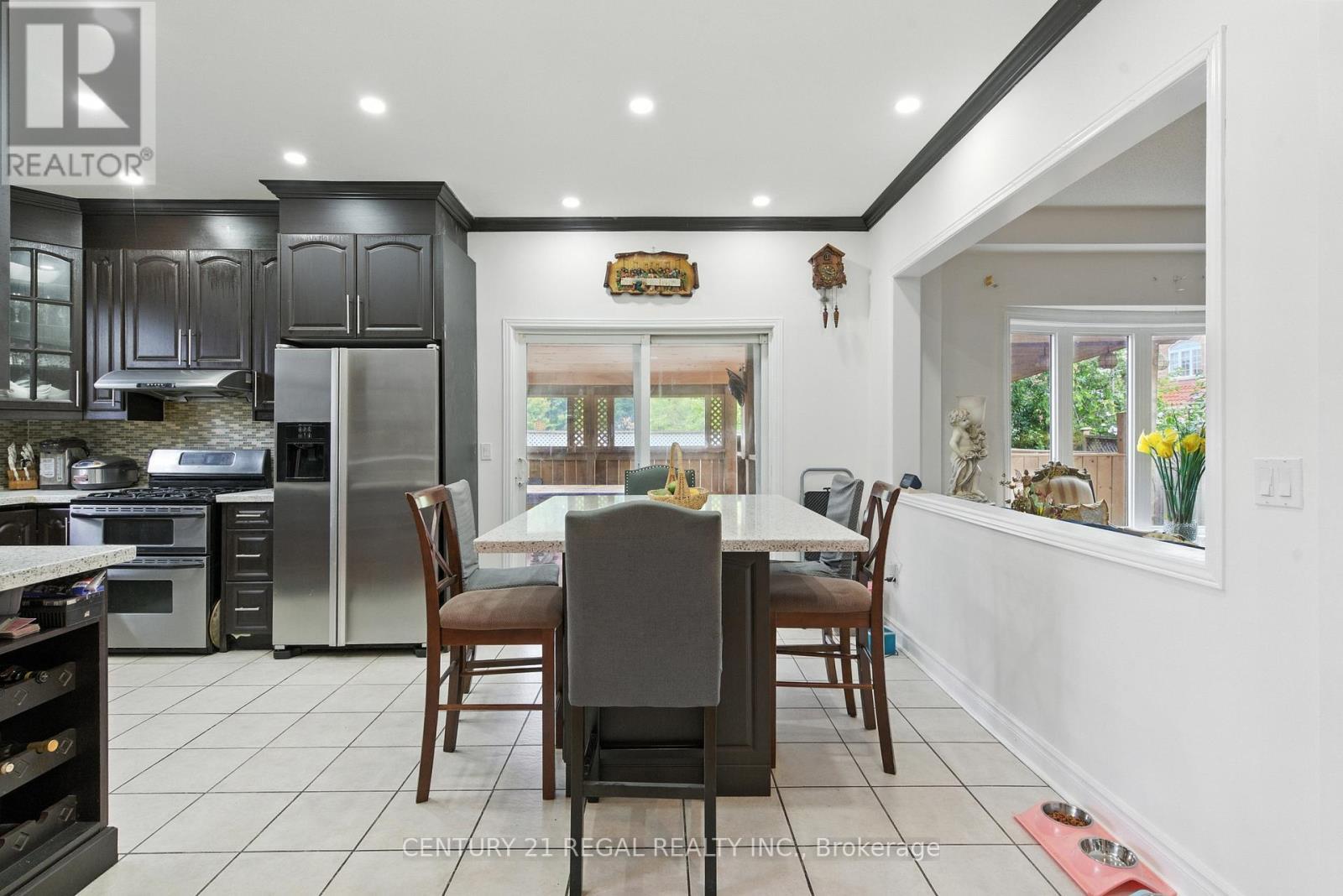 3 Osprey Court, Toronto, ON - Indoor