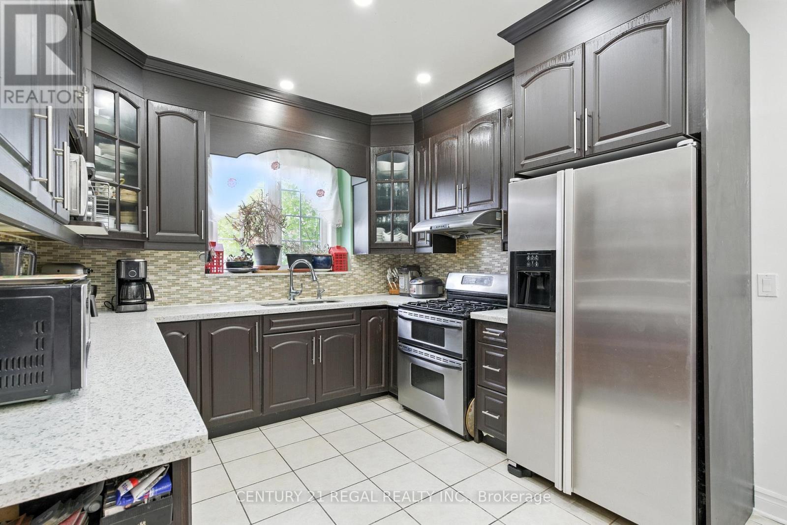 3 Osprey Court, Toronto, ON - Indoor Photo Showing Kitchen With Upgraded Kitchen