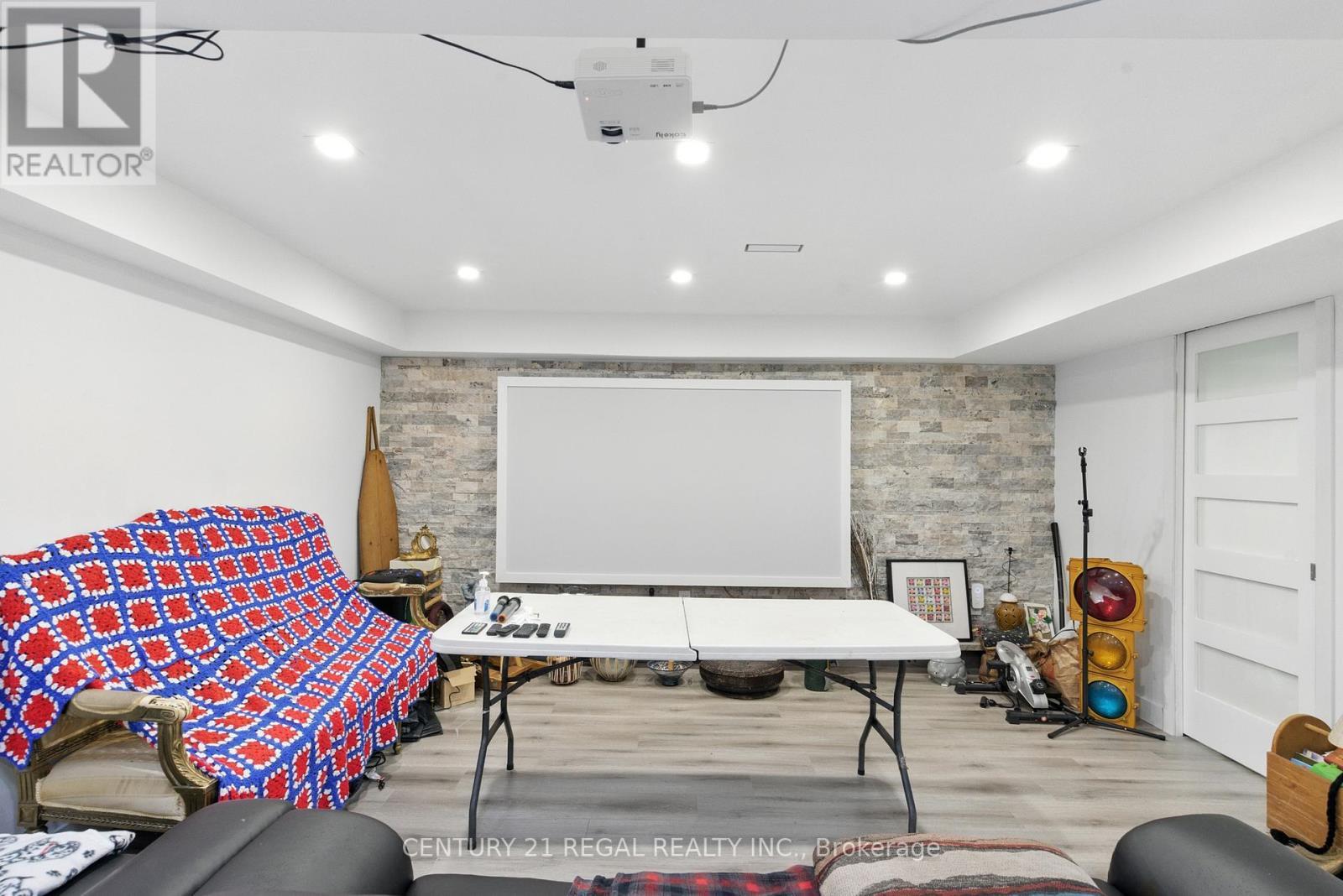 3 Osprey Court, Toronto, ON - Indoor Photo Showing Other Room