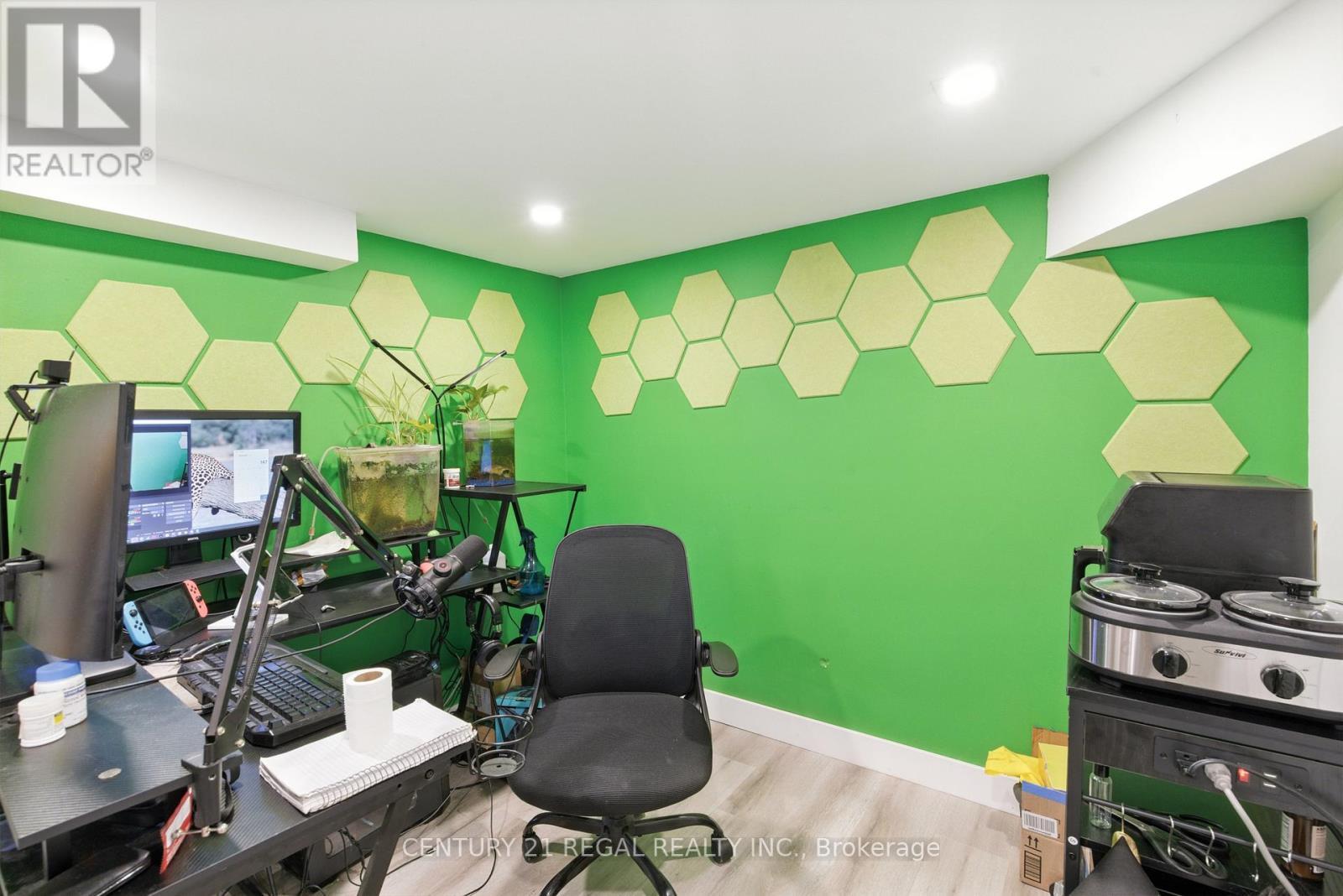 3 Osprey Court, Toronto, ON - Indoor