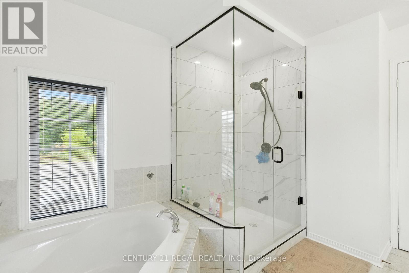 3 Osprey Court, Toronto, ON - Indoor Photo Showing Bathroom