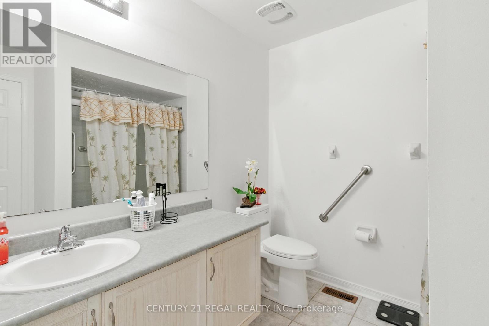 3 Osprey Court, Toronto, ON - Indoor Photo Showing Bathroom