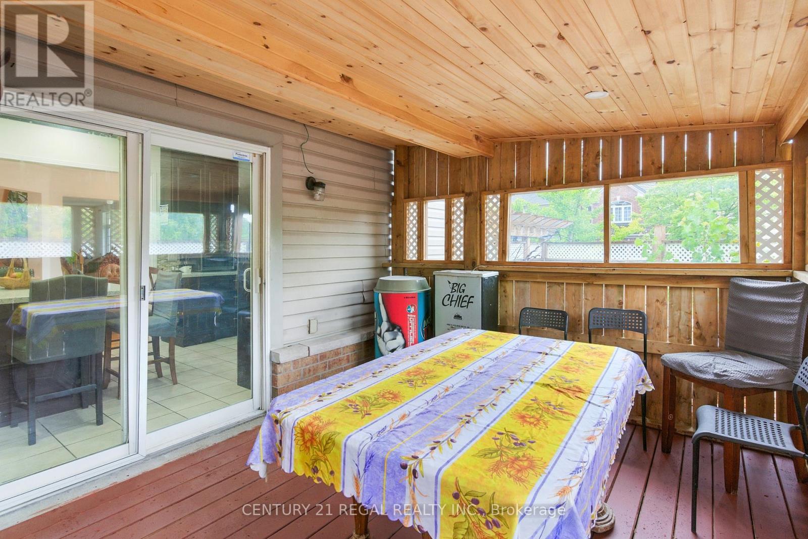 3 Osprey Court, Toronto, ON - Indoor Photo Showing Dining Room