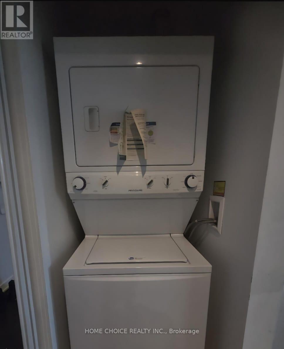 Ensuite Washer & Dryer - 222 - 72 Esther Shiner Boulevard, Toronto, ON - Indoor Photo Showing Laundry Room