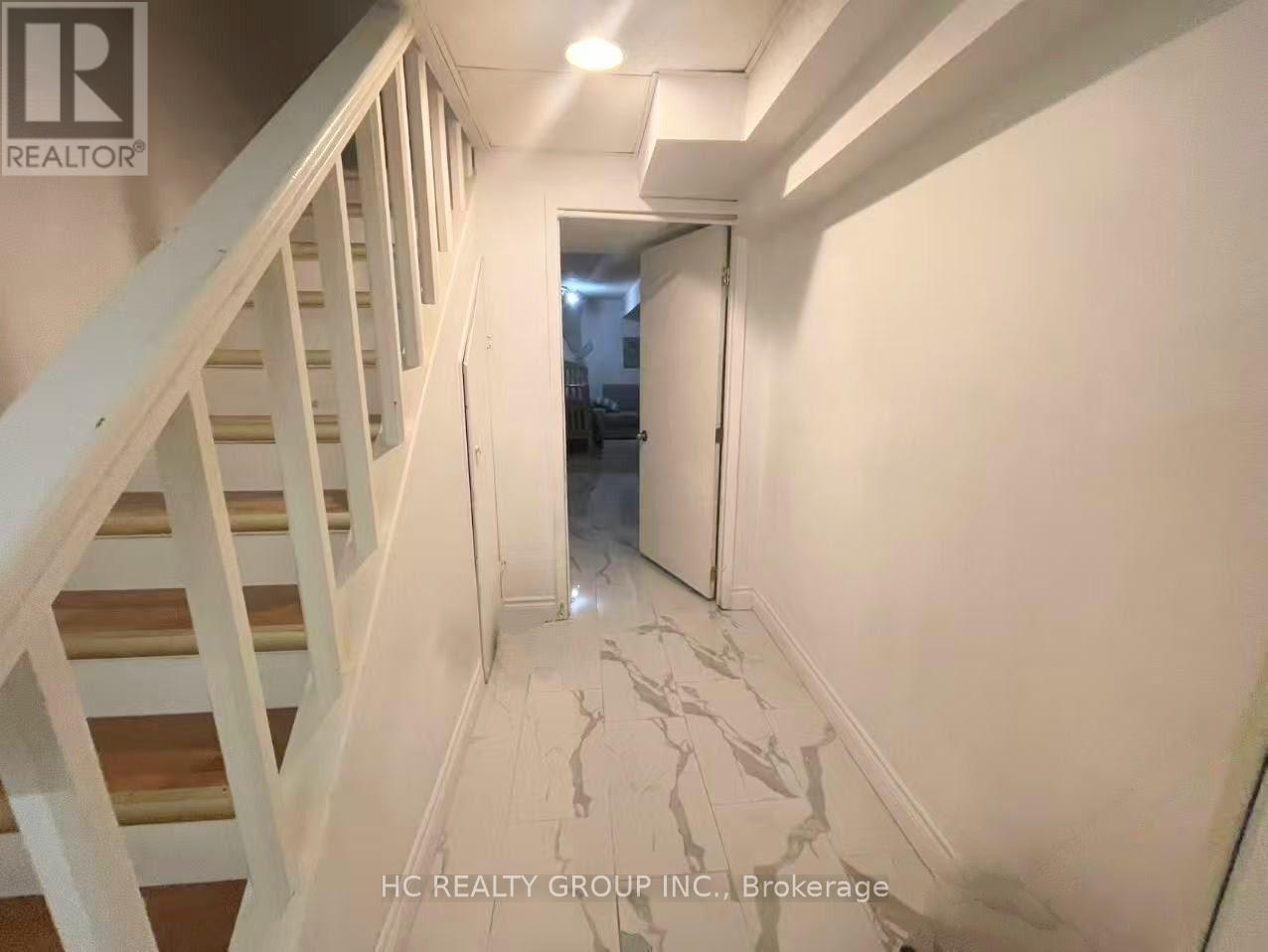 29 Basement - 3025 Cedarglen Gate, Mississauga, ON - Indoor Photo Showing Other Room