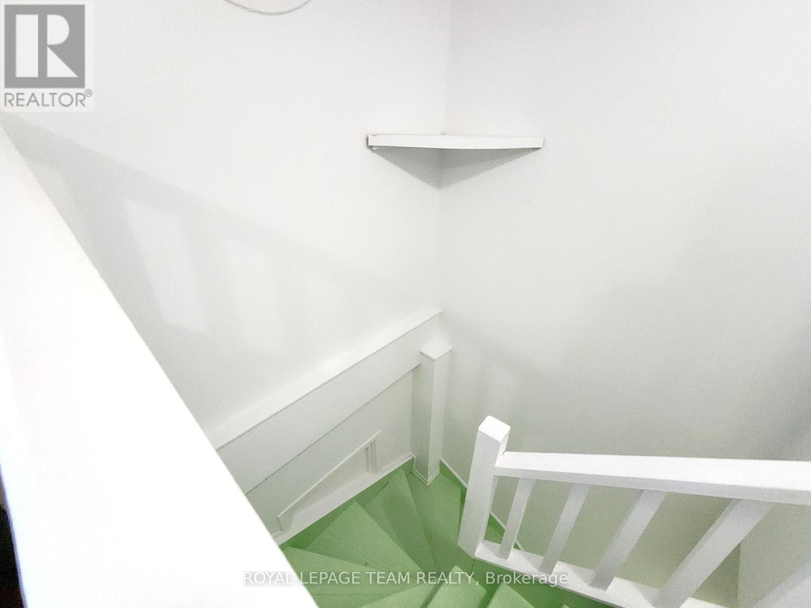 Front staircase entry - A - 50 Madawaska Street, Arnprior, ON