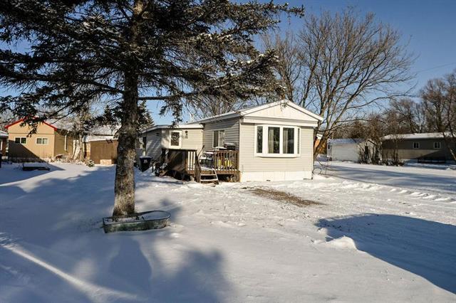 15 Aspen Four Dr, Steinbach, MB