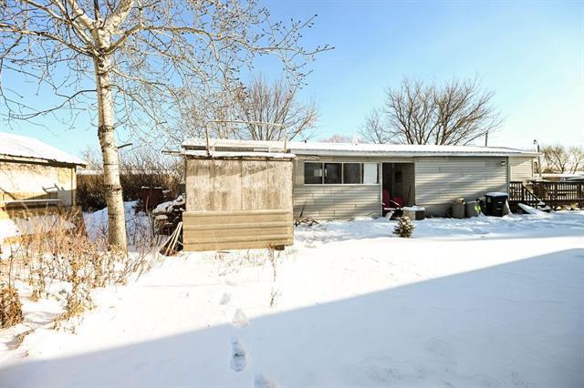 15 Aspen Four Dr, Steinbach, MB
