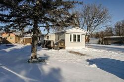 15 Aspen Four DR Steinbach, MB R5G 0L9