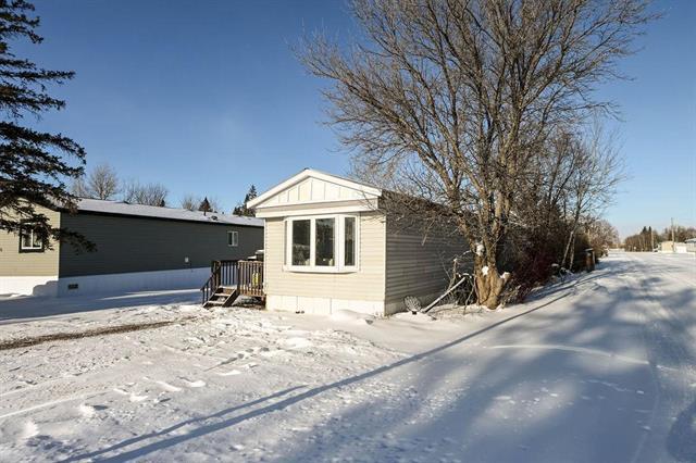 15 Aspen Four Dr, Steinbach, MB