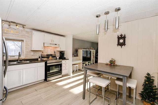 15 Aspen Four Dr, Steinbach, MB