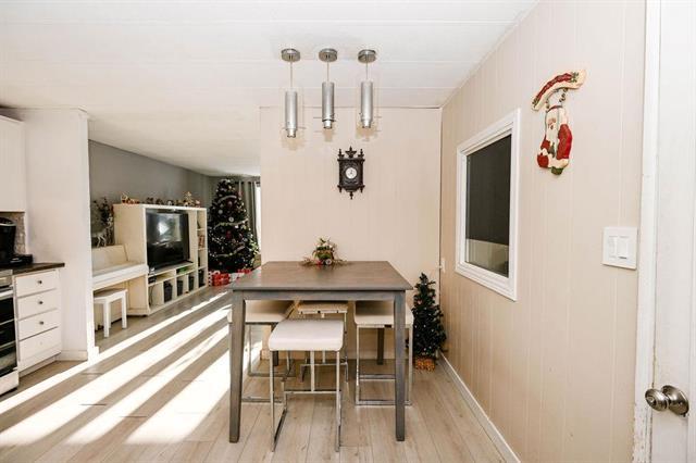 15 Aspen Four Dr, Steinbach, MB