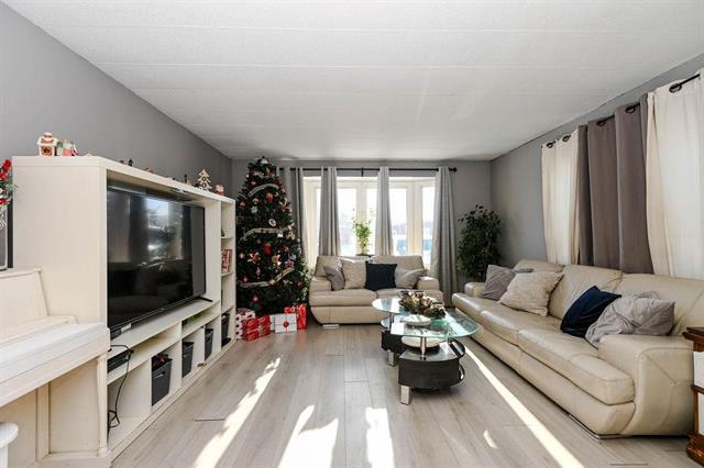 15 Aspen Four Dr, Steinbach, MB